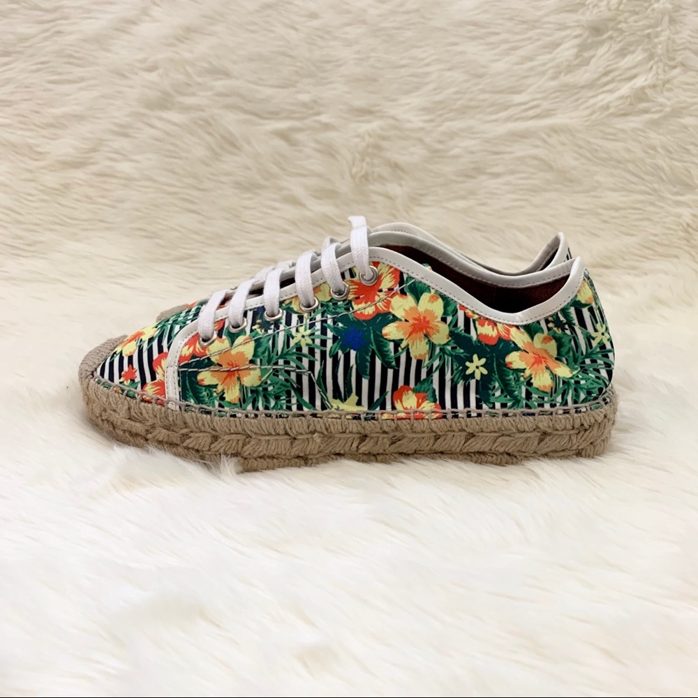 ASOS Tropical Espadrilles - Picture 6 of 9